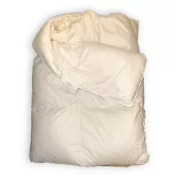 Jonelle Hungarian white goose down duvet blanket in a 100% combed Egyptian Cotton (down-proof cambric) case. Warmth...