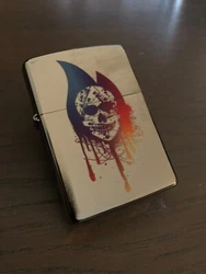 Zippo original dans sa boite. Condition: New Original Zippo in its box.