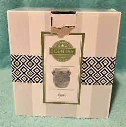 Scentsy Warmer & Bulb Flurry Retired With Bonus White Tea & Cactus Wax￼ Melts. Is brand-new however the box flap is...