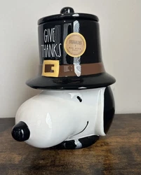 This limited edition RAE DUNN x Peanuts Snoopy Thanksgiving Canister/Cookie Jar is a must-have for any fan of the...