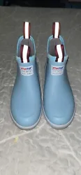 Xtratuf Women Sz 6 boots Light Blue / Blue Mermaid Life Salmon Sisters. Please see photos like new condition Only wore...