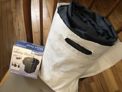 Air Bed Mattress Twin With Electric Pump. Twin size 10 inch Mattress, with one pump. Pick up only.