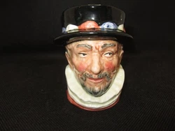 Toby Jug Beefeater D 6233 Small Mug 1946 Royal Doulton.