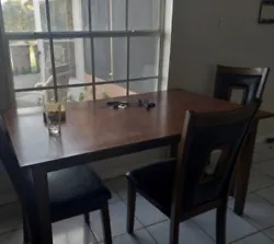 wooden kitchen table and chairs. Come as seen in photo. Pickup only