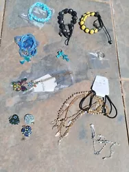 Lot 10 Bijoux Fantaisie - Bracelets collier boucle. Photos contractuelles Lot 11