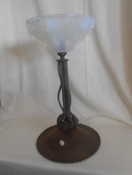 Hauteur 41 cm diamètre de la tulipe 20,5 cm.