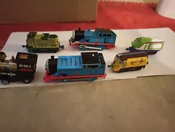 6 Trains Miniatures.
