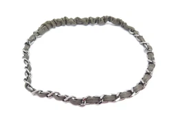 Model : HEADBAND CHAIN. Modèle : SERRE TETE CHAINE. Bijoux de type autres bijoux. Couleur : Gris. Matière : cuir....