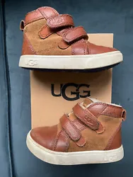 UGG Rennon II Leather High Top Shoes Boots Toddler Boys size 8 Chestnut Brown w/Box. Preowned. Good used condition....