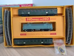 HORNBY réf : 6100. locomotive BB 16.009 + wagons voyageurs.