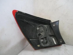 Feu arrière droit NISSAN QASHQAI I PH1 2.0 DCI 2007. Modèle: QASHQAI I PH1. Nós podemos verificar isso. Możemy to...
