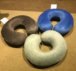 3 Assorted Color Travel Pillows In Excellent Pre-owned Condition. Condition is Used. Shipped with USPS Priority Mail.