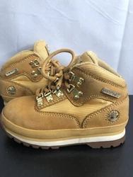 Shoe Size: Toddler Size 9 M. - These boots are in very good condition! - Laces are in great shape! - Bottom soles are...