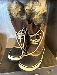 Joan Of Arctic Boots, Women’s 10, Tobacco, Sudan Brown, Martin Soudan. Condition is Pre-owned. Shipped with USPS...