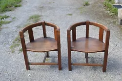 Paire anciens fauteuils de style Art & Craft en chêne.
