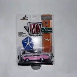 M2 Machines Auto-Drivers Auto Drivers 1966 Dodge Charger 383 R32 15-09 Pink 1/64.