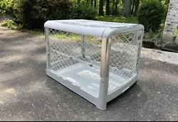Diggs Revol Collapsible Dog Crate (Medium) From the company: Revol is an attractive, collapsible dog crate that is easy...