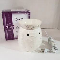 Brand New In Open Box!!! Just Took Out Of Box To Take Pictures!!!  NO BULB!!  Scentsy Wax Warmer   SNOW DAY ...