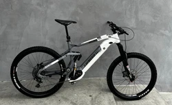 2019 Haibike Nduro Xduro 3.0. The bike has and XL frame with a 250W/75Nm Bosch Performance Cx Motor and a 500 Wh Bosch...