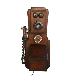 Reproduction de téléphone ancien à cadran de dimension hauteur 67 cm pour une largeur de 27 cm et une profondeur de...