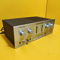 Amplificateur MARANTZ PM-200. Semiconductors: 42 x transistors, 28 x diodes. Speaker load impedance: 4Ω (minimum)....