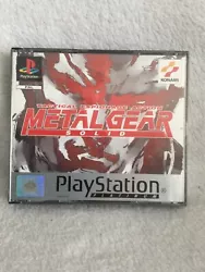 Metal Gear Solid double Pack MGS Playstation PS1. La boîte à l’arrière est rayer/fêlé Bien regarder les photos...