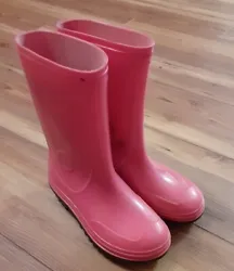 Girls Rubber Boots; Mud Boots; Rain Boots; WelliesSize 3 Big KidsPinkA few scuff marks and stains from being worn but...
