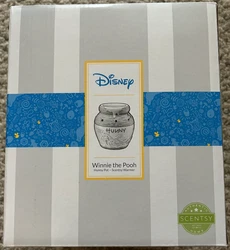 WINNIE THE POOH. NEVER REMOVED FROM BOX.