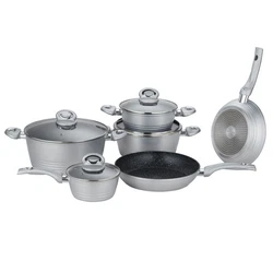 Batterie de cuisine de qualité chef. Couleur: Gris. Pièces: 10. Répartition de la chaleur équilibré. Matériaux de...