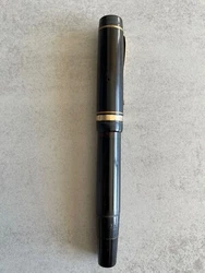 REF « 136 » GRAVÉE SUR LA BASE.