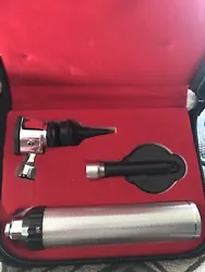 ophthalmoscope otoscope set. Condition is 