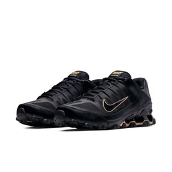 Nike Reax cushioning in the heel gives you a responsive ride. Flex grooves allow your foot to move naturally.