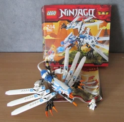 Set Lego 2260 abev boite et notice. Il manque le personnage en squelette et la boule bleue allant dans la bouche du...