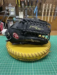 This glove base never been used and has not been broken in. It’s been sitting in storage since 2009.