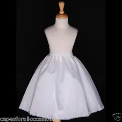 This a 3-layer petticoat. Petticoat has 2 soft layers of lining with one layer of hard tulle layers in between. Slip is...