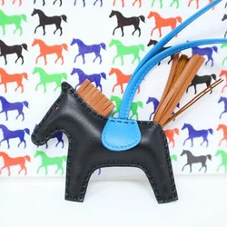 COLOR : BLACK / BLEU ZANZIBAR / GOLD. The Milo lamb is none other than the lamb used in gloves. MODEL : PM RODEO (...