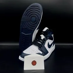 Color :ARMORY NAVY/WHITE-BLACK. Year of Release :2022.