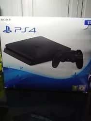 Sony PlayStation 4 1To Console de Jeu - Jet Black. avec manette filaire (câble inclus), câble HDMI, écouteurs  envoi...