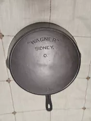 Up for your consideration is an arc logo Wagner skillet considering that its close to 100 years old its in remarkable...