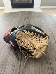 This Rawlings Heart of the Hide R2G 11.75ʺ RHT Baseball Glove PROR205-4BC is perfect for any baseball enthusiast. Made...