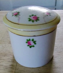 Tiny little jar. Has one fleabite on the bottom of the lid.