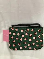 Kate Spade New York Wristlet. I have only 1 of these wristlets.