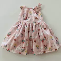 Excellent condition Size: 12 months Back buttons Fully lined Cotton, polyester, nylon