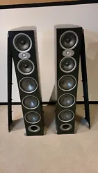 Polk Audio RTi A9 Speakers are in very good condition and sound amazing. Check out the pictures for the flaws I have...
