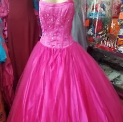 Juliet quinceanera sweet sixteen ball gown dress with corset back. size L color: fuchsia.