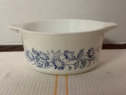 No color fading. In excellent overall condition. (See photos). There is no Lid.