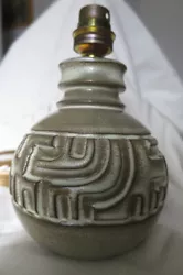Pied de lampe en céramique de VALLAURIS signé BESSONE. Marius Bessone né en 1929 a travaillé à Vallauris dès 1954...