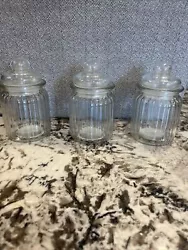 Set of 3Add a touch of elegance to your kitchen or bathroom with these 3 square knobbed apothecary jars. Each jar has a...
