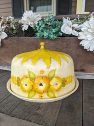 Vintage Floral Paper Mache Cake Plate and Dome.  I absolutely CANNOT tell you how adorable this cake plate and dome...