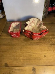 Temptations by Tara Floral Lace Tree Shape Nesting Bowls Plus 120z Matching Dish. This is a beautiful set you’re...